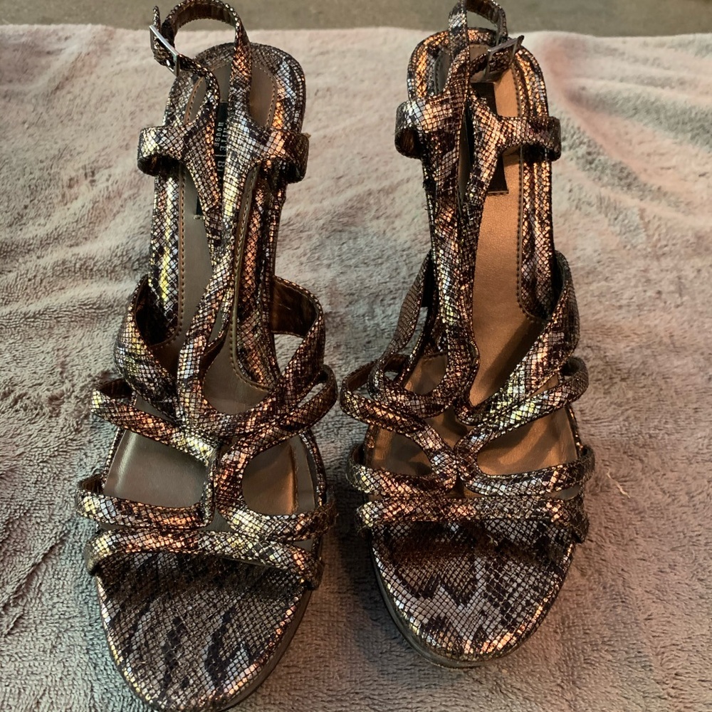 Brown & Gold White House Black Market Heels